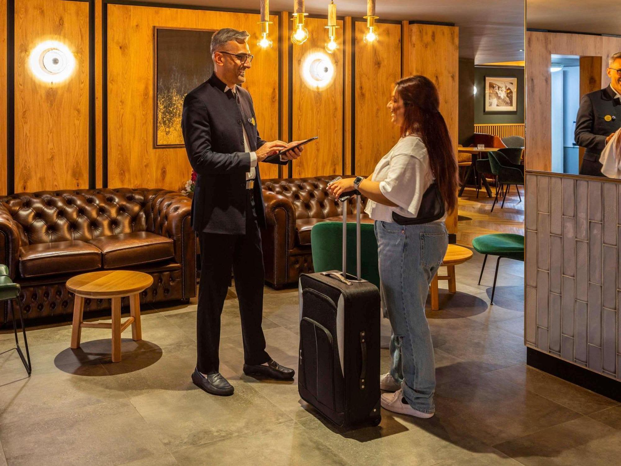 ביקנהיל Novotel Birmingham Airport Terminal Building - Nec מראה חיצוני תמונה